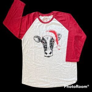 NWOT Jane Marie Size M Christmas Cow Baseball Style Tee